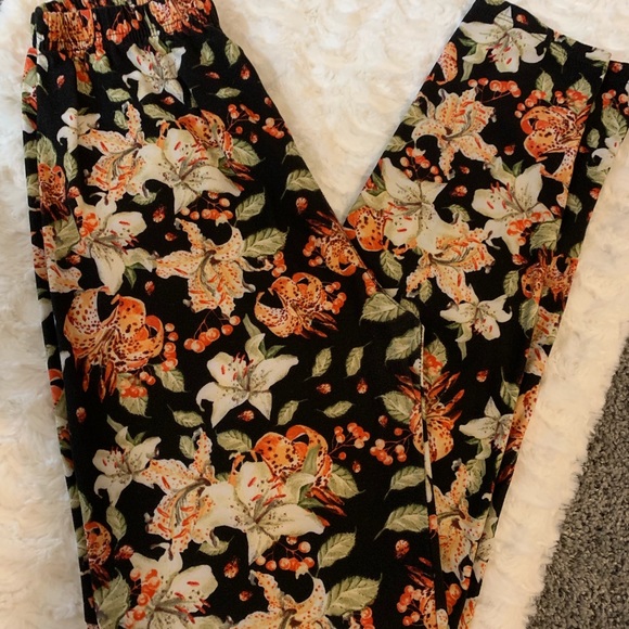 Other - Floral leggings